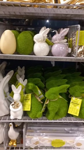 4.3K views | Króliczki, pisanki, stroiki i palmy wielkanocne. To już czas na takie zakupy czy może za wcześnie? Dajcie znać co o tym sądzicie. Przeczytaj też co piszemy na rdn.pl #Wielkanoc #WielkiPost #pisanki #króliczki #palmawielkanocna #święta #wiosna #ozdobyświąteczne #rdn #rdnnowysącz #radio | Radio RDN Nowy Sącz | Facebook