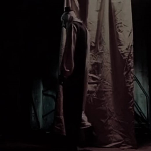 Escena de la Chica Partida en Terrifier 1 | Art the Clown