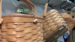 26 reactions | WHAT A FIND!!!  Check out these vintage 1980s Longaberger baskets. 狀 FarmGirl Finds | Bird's Nest Gifts & Antiques | Facebook