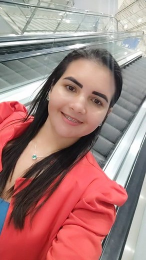 Alexandra Lima on Reels