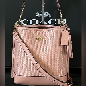 COACH Molly 22 Smooth Leather and Straw Bucket Bag in Shell Pink