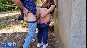 SEXO EN EL BOSQUE CON GORDIBUENA DE ENORME CULO!