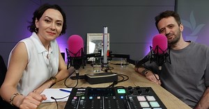 SmartJob | Adrian Teleșpan, scriitor: Încă există frica față de homosexuali. Ce pot să fac mai mult decât să simt compasiune?