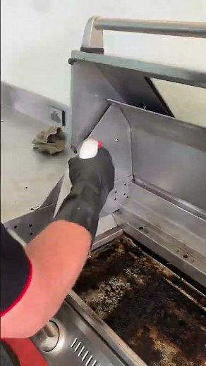 Shine Bright Like a Beefeater: Mastering the Art of Inbuilt BBQ Cleaning! 🔥✨