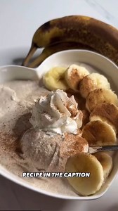 High-Protein Cottage Cheese Banana Pudding 🍌✨ This creamy, protein-packed banana pudding is the perfect sweet treat while keeping your macros in check. It’s high in protein and incredibly easy to make! Macros (Per Serving) • Calories: 488 kcal • Carbs: 51g • Fat: 0.5g • Protein: 67g Ingredients ✅ 300g dry curd cottage cheese (or use regular cottage cheese—skip the milk if using regular) ✅ A splash of almond milk (only if needed for blending) ✅ 1 whole banana 🍌 ✅ ½ banana for decoration 🍌 ✅ Ci