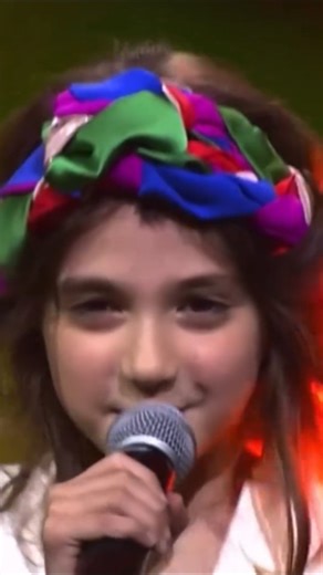 Uma paixão por música! on Instagram: "Lile Mchedlishvili - Samba de Uma Nota Só A menina que está cantando se chama Lile Mchedlishvili, tem 8 anos de idade e é natural da Geórgia. A Geórgia é um país transcontinental situado na fronteira entre a Europa Oriental e a Ásia Ocidental, na costa do Mar Negro. Faz fronteira com a Rússia a norte e nordeste, com a Turquia e a Arménia a sul e com o Azerbaijão a sudeste. O Festival Eurovisão da Canção Júnior (Junior Eurovision Song Contest) é um concurso a