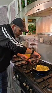 #اللهم_صل_وسلم_على_سيدنا_محمد ﷺ اكله فلسطينيه متوارثه .... اغلب بنات اليوم ما بعرفنها .... اذا بتعرف اسم هالاكله العريقه اكتبلنا ع تعليقات واذا ما بتعرف ف حلي فمك بالصلاة على خير البشر محمد ﷺ #ابو_سيف_علاون_للدعايه_والاعلان | السنبك 21 Alsonbok