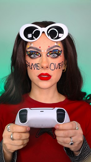 MIKE TEAVEE 📺 Pixel makeup is so fun to create! Ib: @tyra.mua @loisxmaya #sophiehannah #miketeavee #willywonka #cosplaymakeup #costumeideas #charlieandthechocolatefactory | Sophie Hannah