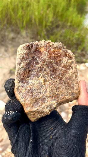 2.4K views | I found quality mineral stones #stone #story #discovery #hunting #mineral | Jonnaidi Jhon Diamond | Facebook