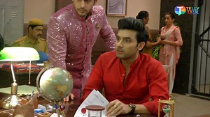 Sanju arrives to meet Neeti in jail as she gets arrested for an accident. Neeti snaps back at him for not bringing a lawyer with him. She is adamant to marry Sanju as soon as she gets bail. Sanju too tries a lot to get Neeti out of jail. Watch the video to know more! #parineetii #neeti #pari #sanju #tvnews #serialupdate #onlocation | Telly Talk India