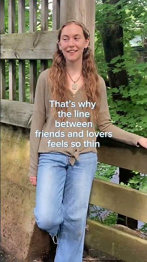This is why sapphics have “confusing” friendships 💞