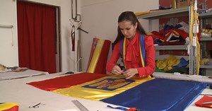 De Ziua Naţională, un magazin din Oradea a confecţionat peste 2500 de steaguri