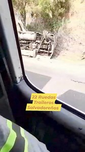 4.8K views · 87 reactions | Repotan accidente de tránsito carretera panamericana (calle nueva) sentido de santa ana a san salvador por cantón palo negro #22ruedas_traileros_salvadoreños #퓐퓵퓿퓪퓻퓮퓷퓰퓪 Colaboración/#MarioHernan | 22 ruedas Traileros salvadoreños | Facebook