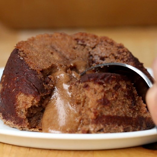 Chocolate Caramel Lava Cakes For more baking inspiration and recipes, visit: http://bit.ly/2fyNY2p | Tasty