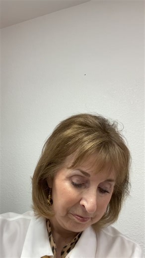 Warming up on the Rodgers Organ.. Footsteps of Jesus | Glenda Austin - Pianist