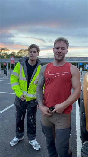 We got recognised! Someone a little horny? 😂 also Sunday work should be illegal btw @BcBrne1