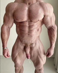Steroid muscle: Bodybuilder blasting thick… ThisVid.com