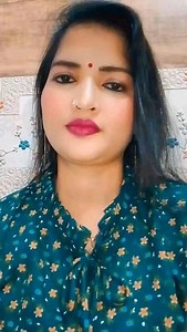 29 reactions · 3 comments | Log kahate Hain Badal Gaye ham #woman #greenblouse #redlipstick #beautifulwoman #smile | सनातनी लड़की | Facebook