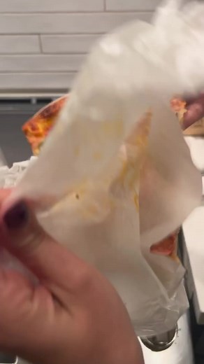 Genius pizza hack I wish I’d known sooner! #kitchenhacks #foodhacks #pizzalover | Annie Lynn