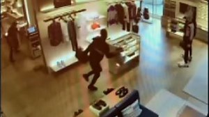 Thief knocks himself out during robbery in Washington state Louis Vuitton store