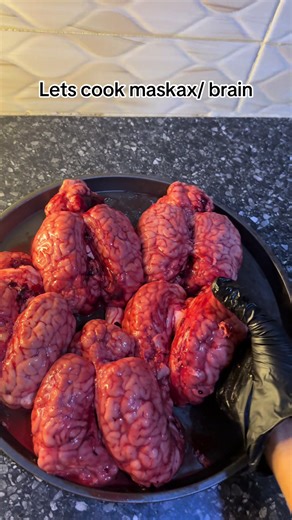 Cooking a Traditional Somali Brain Dish