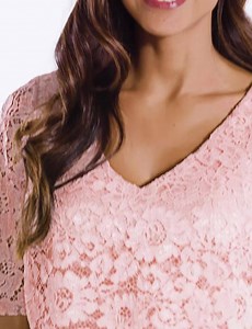 WOW!! 😱💍 We found this pretty midi dress at Marksies 😍😍 the perfect fun and feminine addition to your Mother of the Bride/Groom wardrobe! 💞 Get it here (affiliate) 👉 https://bit.ly/2I2f8a0 #MSQ2 | The Wedding Outfit