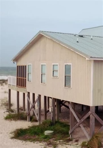 Beach Hunters S01:E16 - Gulf Shores Beach Home Hunt