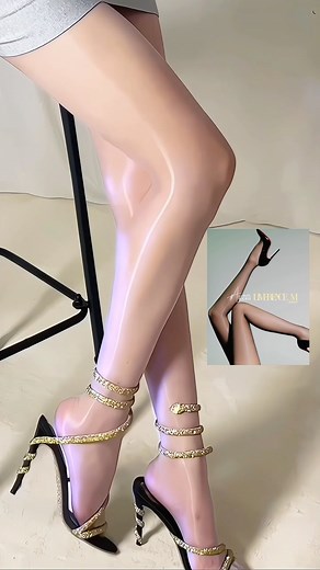 wow~ how cute this lavendar color is~🥰🥰 LIMERENCE M Tights:「AURORA SEAMLESS / 极光无缝」 SHOP: https://limerence-m.com/products/auror-seamless #stockings #toes #heels #tights #ootd #love #pantyhose #silk #feet #glossy #legs #hair #outfit #hot #socks #nylons #丝袜 #美腿 #limerencem #lady #美足 #style #黑絲 #footwear #dress #accessories #clothing | Limerence M Intl
