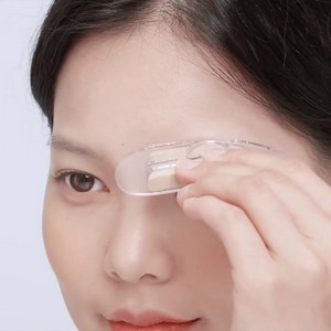 Your brows frame your face and the new Easy Stamping Brow sure makes getting perfect ones a breeze! 👀 Adjustable and simple to use, it will definitely be your new favourite beauty tool. Pair it with the Two-Tone Eyebrow Kit for beautiful and even brows all day, every day. | INNISFREE Singapore