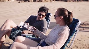 Giantex Folding Beach Chair, Patio Sling Chairs with 5 Adjustable Position, Head Pillow, Storage Bag, Towel Bar, Cup Holders, Backpack Chairs for Sunbathing, Camping Chair