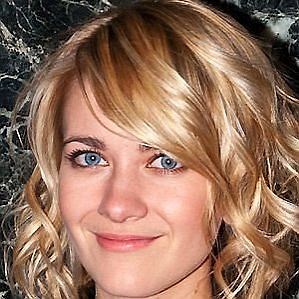 Meredith Hagner Boyfriend 2026: Dating History & Exes - CelebsCouples