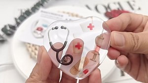 Medical-Themed Pocket Hug Greeting Card - Heart-Shaped Glass Keepsake for Nurses, Doctors, and Healthcare Heroes (Multicolored,Pocket Hug B)