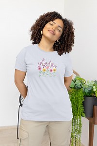 Personalized Flower T-shirt, Cute Gift for Friends, Unisex Cotton T-shirt, Floral Design, Custom Name T-shirt, Spring/summer Style - Etsy
