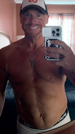 Let’s do this! Rise together.#bodybuilding #bodybuilder #competitivebodybuilding | Patrik Satta-Fleming