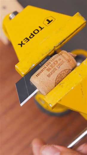 808K views · 1.7K reactions | Convenient and quick repair tips! #repair #hacks #idea #homemaintenance | 5-Minute Crafts Men | Facebook