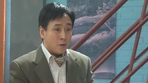 直球姐大胆示爱 纯情妹半路截胡
