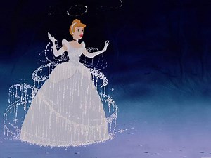 Un mondo dietro a Cenerentola: dalla vera storia agli stravolgimenti moderni