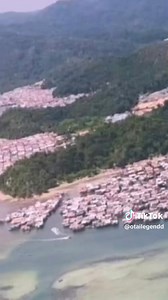 Sejarah Pulau Gaya... Semasa pemerintahan British di negeri Sabah (dikenali sebagai “British North Borneo” pada waktu itu), pusat pemerintahannya di Pulau Gaya. Satu peristiwa kebakaran telah melanda Pulau Gaya dan pihak British terpaksa mengalihkan pusat pemerintahan ke sebuah perkampungan nelayan di persisiran Pantai Barat Sabah yang dipanggil “Gentisan”. Petempatan tersebut bertukar nama kepada “Jesselton” sempena memperingati Sir Charles Jessel. Apabila Sandakan, yang pada waktu itu merupaka