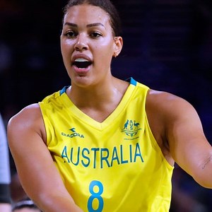 Liz Cambage:Net Worth|Nigeria| Dad| Mother| partner| Height - sportsjone