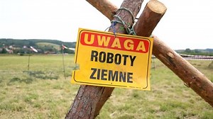 Warning Sign Construction Site Earthworks Polish Stock-video (100 % royaltyfri) 1022329078 | Shutterstock