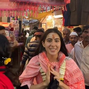 165K views · 56 shares | The best tour guide one can ever get!! . . . #saraalikhan #bollywood #actors #style #bollywoodstyle #tour #travel #koimoi | KoiMoi.com | Facebook