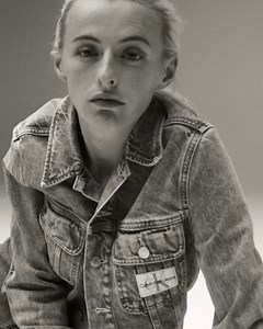 Alex Morgan／アレックス・モーガン、Chloe Kelly／クロエ・ケリー、Mana Iwabuchi／岩渕真奈、Kenza Dali／ケンザ・ダリ、Mary Fowler／メアリー・ファウラーのCalvins or nothing。 フィールドの外で。 象徴的な5人のアスリートに迫る。 Documented by Brianna Capozzi／ブリアナ・カポッツィ | Calvin Klein