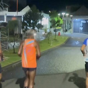 38K views · 741 reactions | Après une étape à Saint-Philippe mercredi , nous avons retrouvé ce matin Jean Daniel Vee à Saint-Joseph. Le coureur affiche une détermination intacte . Il a lancé le 27 novembre un défi hors norme qui se poursuivra jusqu’au 20 décembre. Son objectif est de boucler 24 marathons en 24 jours dans les 24 communes de La Réunion au profit de l’association Petit Cœur de Beurre ❤️ | Mon Saint-Jo | Facebook