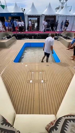 Self Cleaning Swimming Pool😍❤️ | Ameli Luna