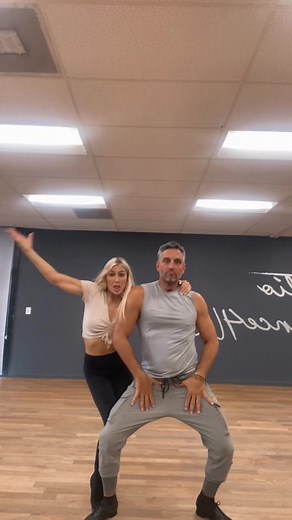 Dance Rehearsals with Mauricio Umansky and Emma Slater