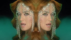 Clip "Champagne Problems" : Katy Perry scintille et clame son amour à Orlando Bloom