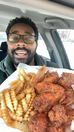 These hot lemon pepper wings fire🔥🤤 @naestwisted_ellas_k 📍 42 S Florissant Rd Ferguson, MO 63135 #stlfood #stleats #foodcritic #stl #saintlouis #stlouis | Orlando Peyton