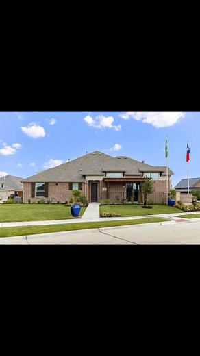 📍New 55 Gated Community in Grand Prairie near Joe Pool Lake. Some of the amenities: furnished clubhouse, resort style pool with an outdoor shower, work out room, and dog park. There are 11 ready move in homes in the mid $300s. Call me so we can take a look together 469.810.5560 #texasrealtor #buyeragent #55 #GATEDCOMMUNITY #grandprairie #dfw #dallastx #joepoollake #realestateagent #realtor #newhome #newbuild | Melissa Montoya
