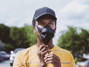 🧢😷 'HIDE A MASK': Check this out... it's a new clever solution for those of us who forget our face masks. It is called "Hide-A-Mask," and it's a normal hat with a retractable mask built-in under the bill. What do you think? HOW TO SUPPORT IT: bit.ly/39DZgKx | John-Carlos Estrada CBS Austin