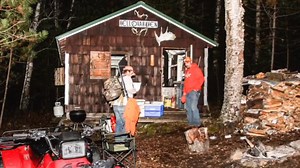 39K views · 700 reactions | The one guy at deer camp that snores... See more funny jokes here. www.youtube.com/eddiegotfunnyjokes | FUNNY JOKES | Facebook